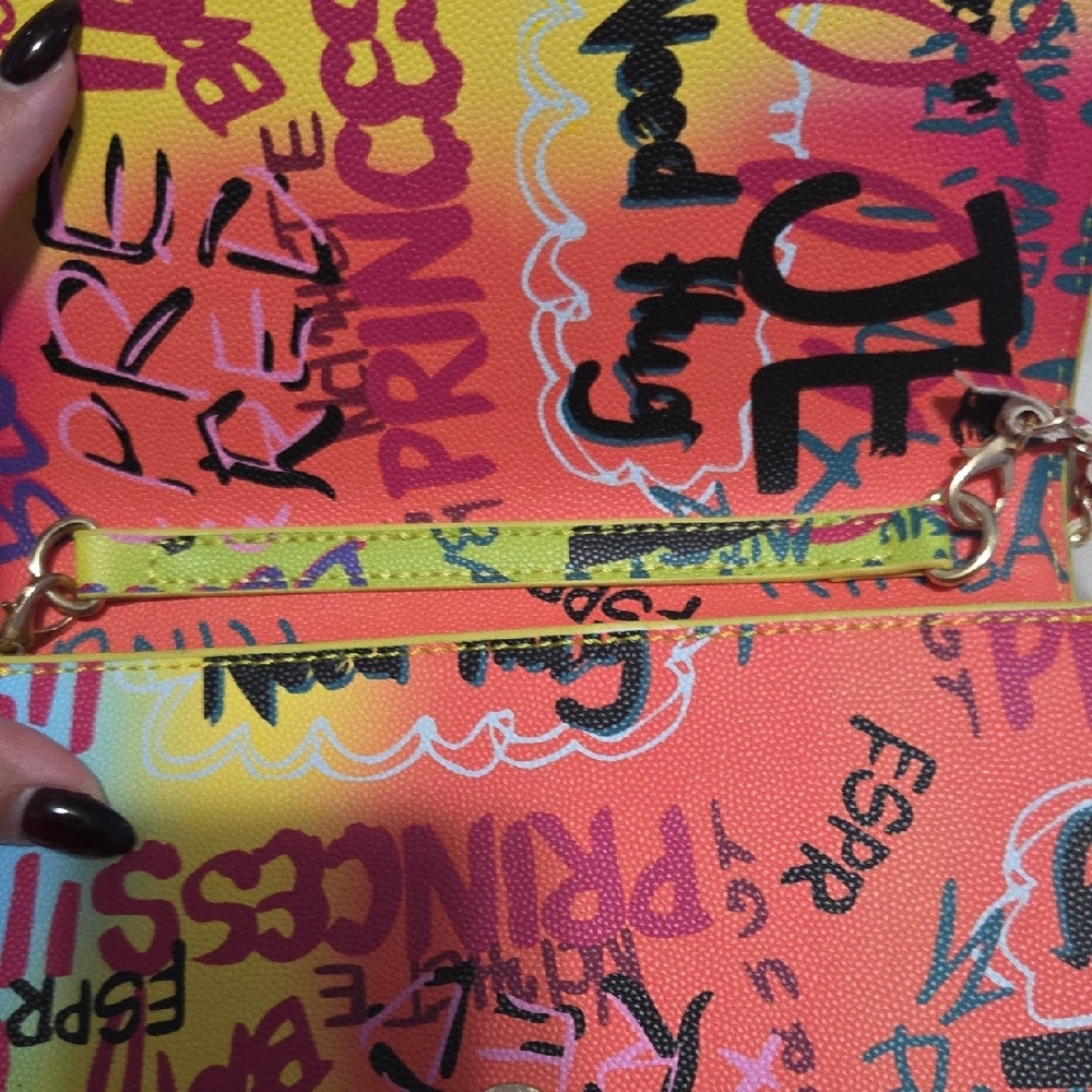 Colorful Graffiti Women's Clutch - Picture 8 of 12